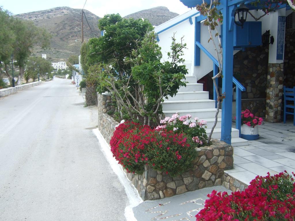 Meltemi Pension Ios Chora Exterior foto