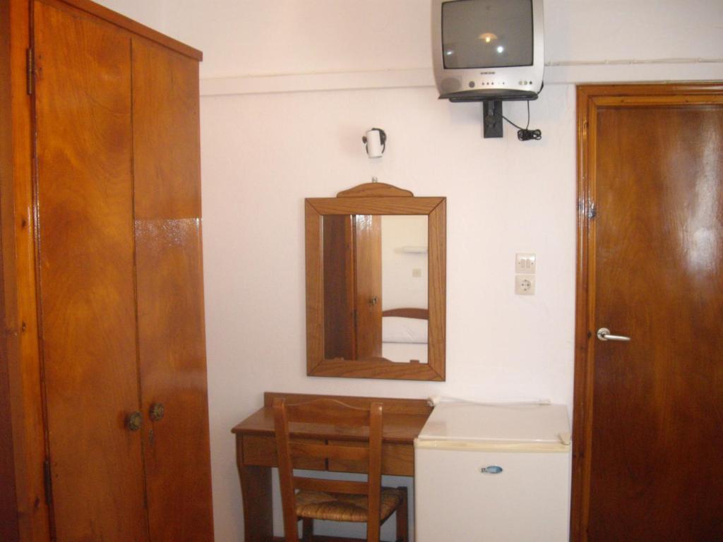 Meltemi Pension Ios Chora Exterior foto